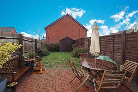 1 Combroke Grove, Hatton Park, Warwick, CV35 7TG