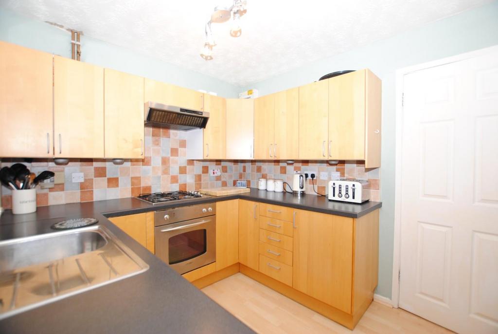 Kitchen 02.jpg