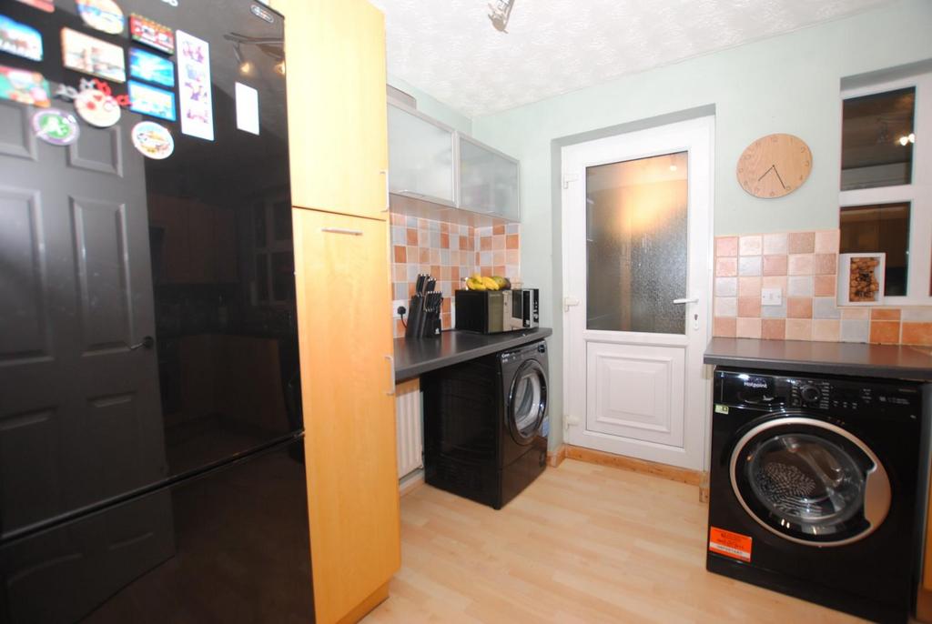Kitchen 03.jpg