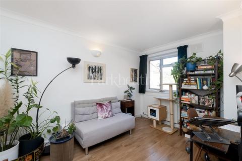 3 bedroom terraced house to rent, Fairhazel Gardens, South Hampstead NW6
