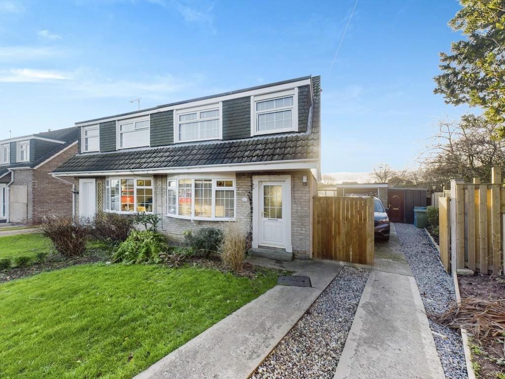 Seafield Avenue, Scarborough 3 bed semidetached house for sale £190,000