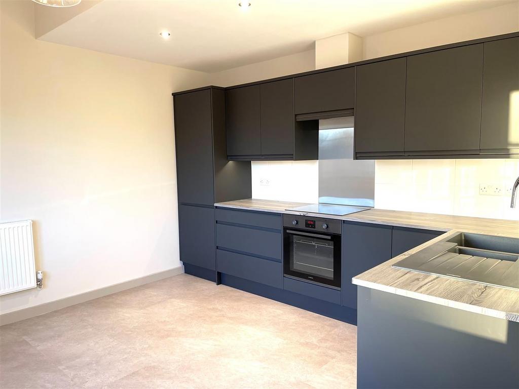 FITTED KITCHEN.jpg