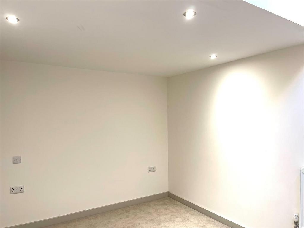 BEDROOM.jpg