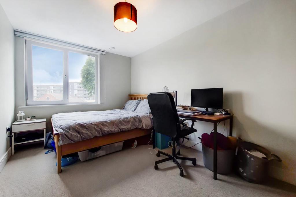 5 Bedroom 2-0.jpg