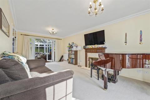 39 Hurstwood, Ascot, SL5 9SP