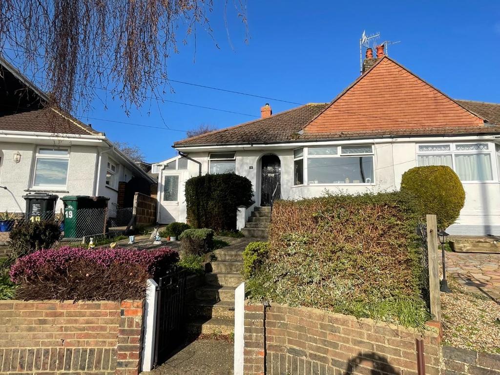 Hangleton Close, Hove 2 bed semidetached bungalow £1,500 pcm (£346 pw)