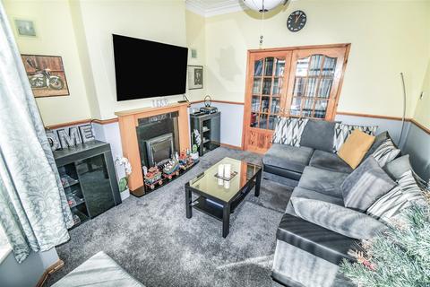 4 bedroom end of terrace house for sale - Newcomen Street, Hull