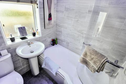 4 bedroom end of terrace house for sale - Newcomen Street, Hull