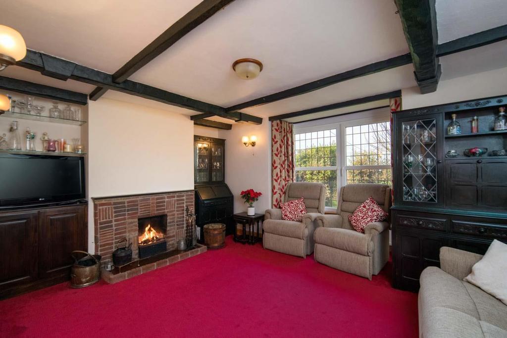 Staplers Road, Newport 5 bed detached house £435,000