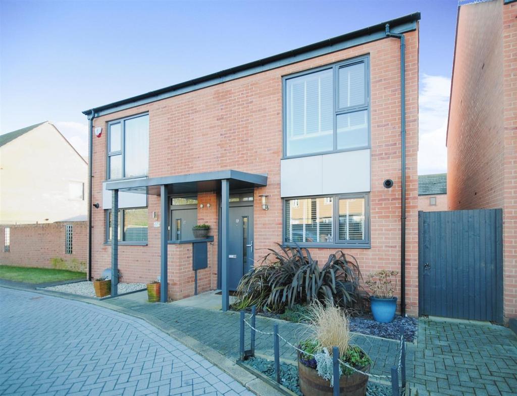 Manor House View, Allerton Bywater... 2 bed semidetached house £195,000