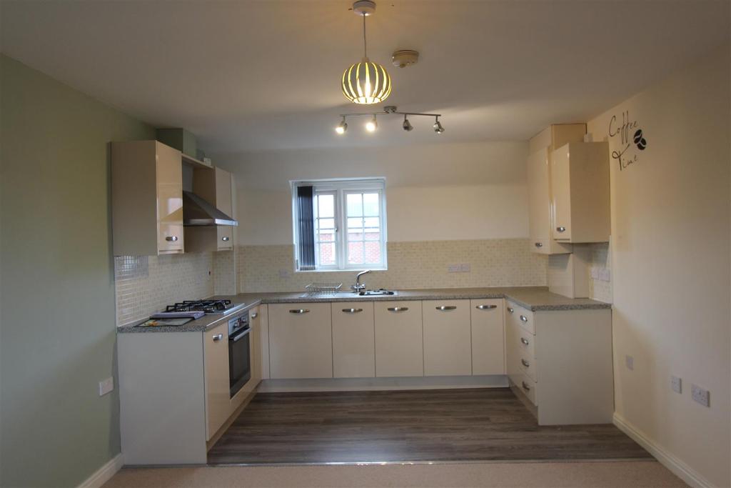 Long Meadow Way, Birstall, Leicester 2 bed flat £795 pcm (£183 pw)