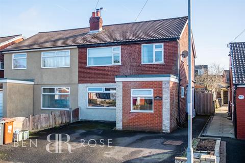 3 bedroom semi-detached house for sale - Western Drive, Leyland
