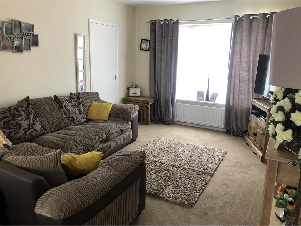 Bracken Way, Rugeley, WS15 2NT 3 bed semidetached house £775 pcm (£