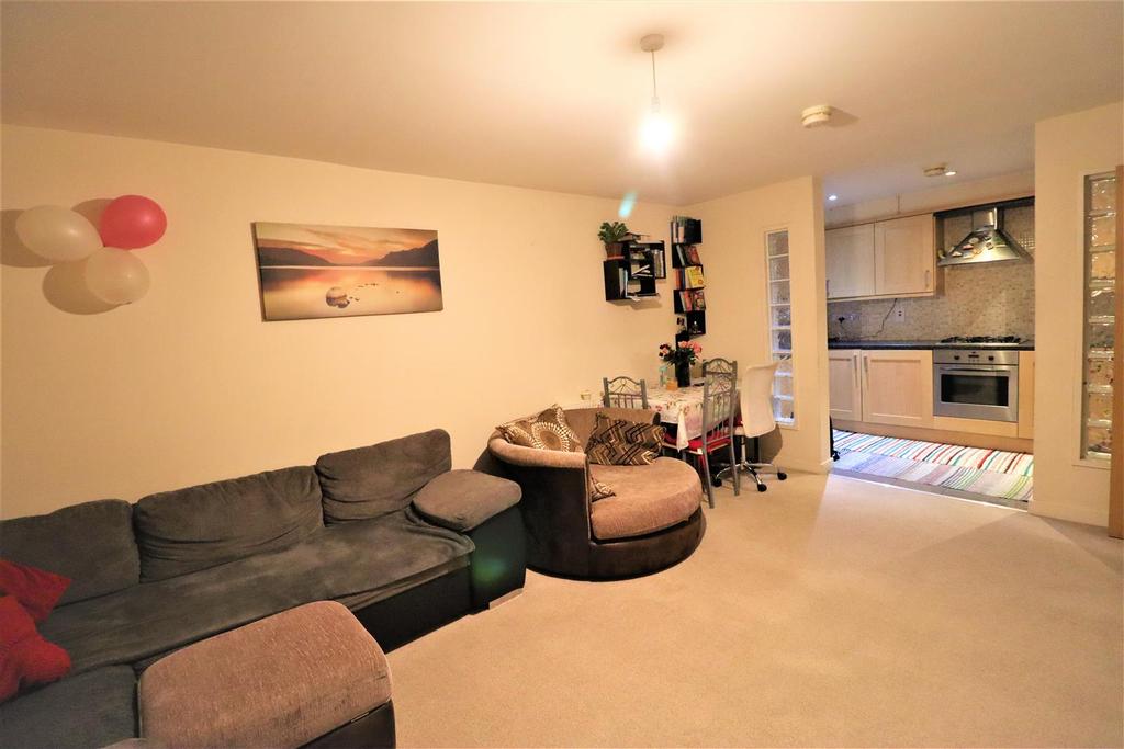 Childes Court Henry St Nuneaton 1 bed flat £550 pcm (£127 pw)