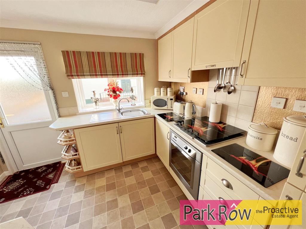 Ashtree Way, Knottingley 2 bed park home £100,000