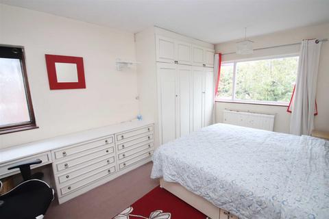 4 Arlington Crescent, Wilmslow, SK9 6BJ