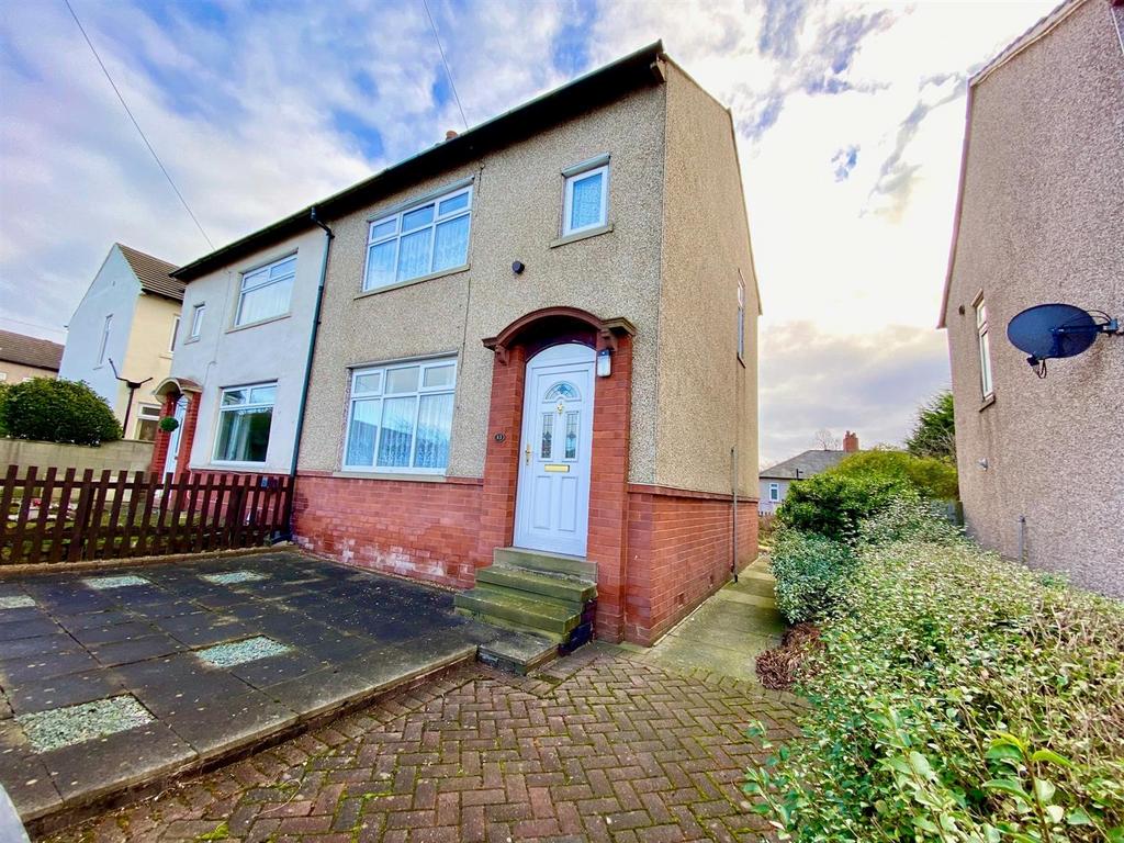 St. Johns Avenue, Kirkheaton... 2 bed semidetached house £120,000