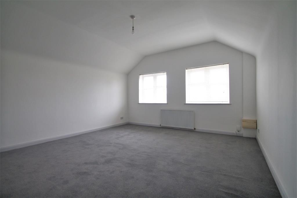 Kitchener Avenue, Gravesend, Kent, TBC 1 bed flat £895 pcm (£207 pw)
