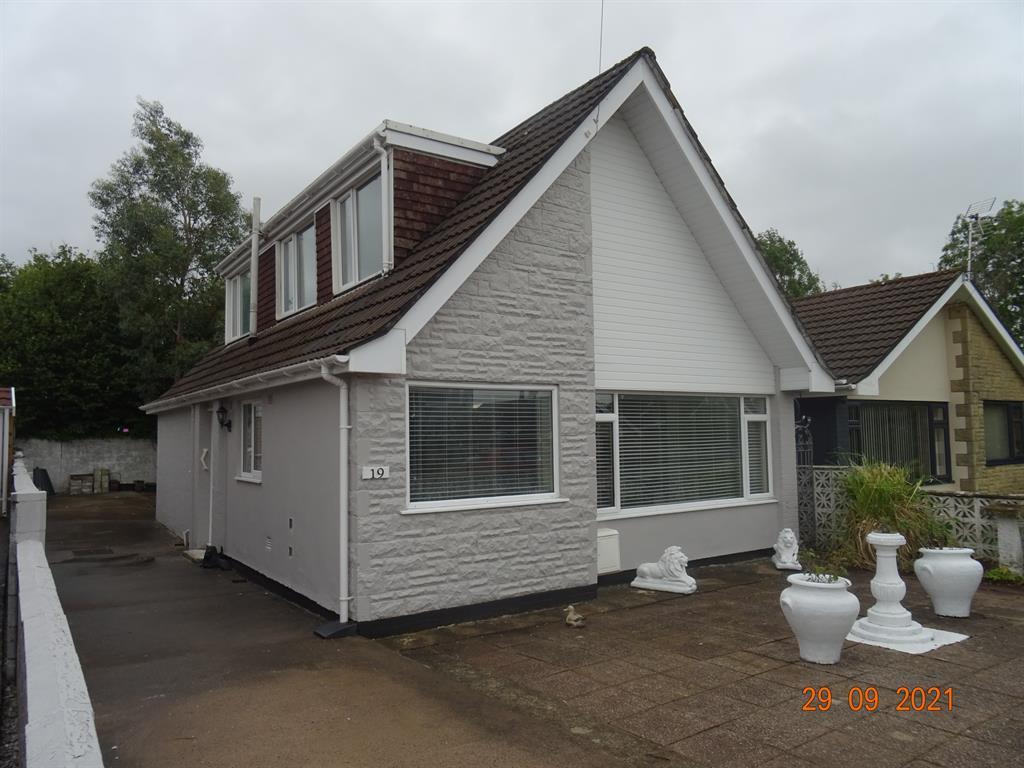 Maes Y Wern, Pencoed, Bridgend, CF35 6TE 4 bed detached bungalow £950
