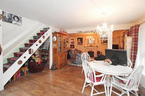 101 Gibbwin, Great Linford, Milton Keynes, MK14 5DH