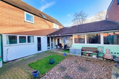 101 Gibbwin, Great Linford, Milton Keynes, MK14 5DH