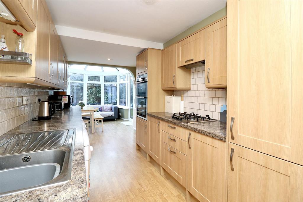Huntsmans Lane, Stamford Bridge, York 4 bed detached house £350,000