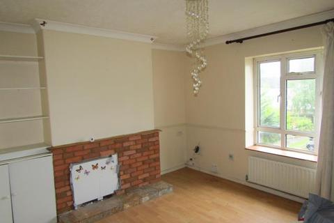 2 bedroom flat for sale - Darrell Close, Slough, Berkshire