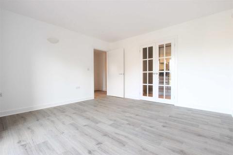 2 bedroom flat to rent - Celandine Grove, Southgate