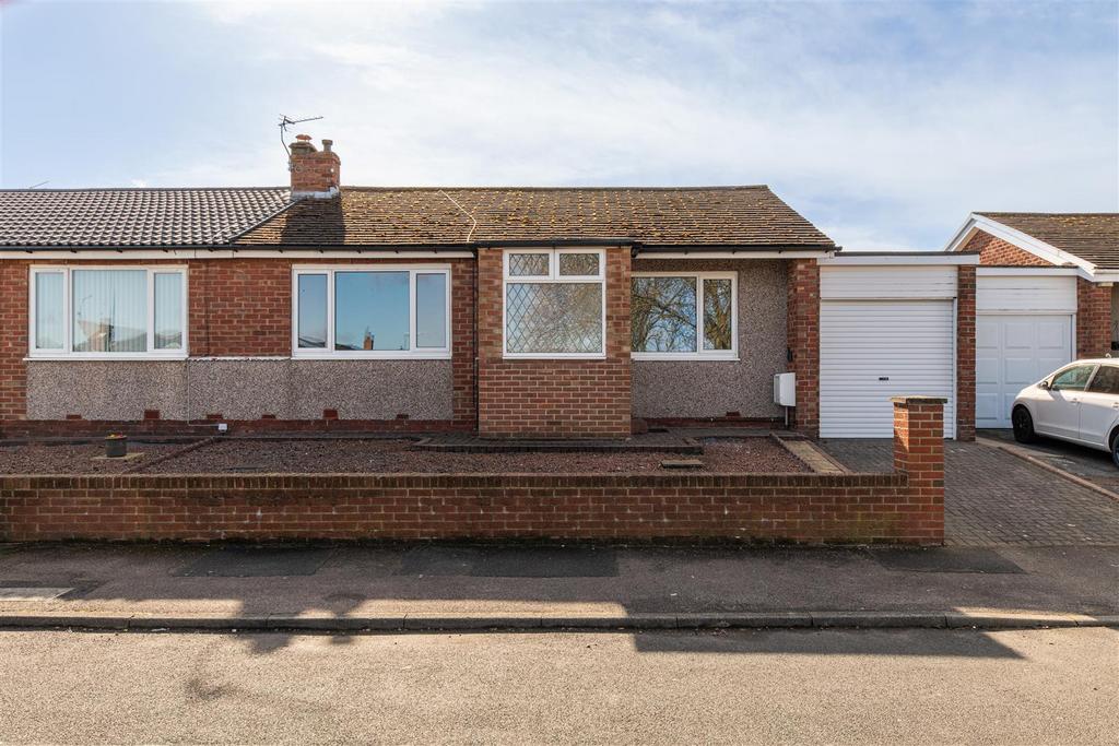 Argyle, Ouston, Chester Le Street 2 bed semidetached bungalow £160,000