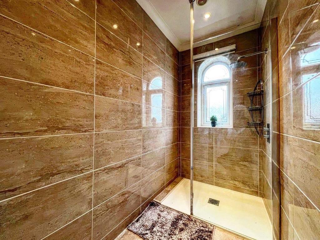 Family shower room