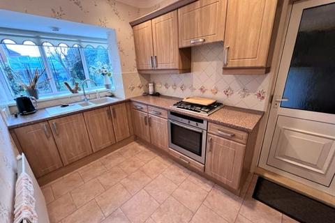 11 Grenobank Road, Grenoside, Sheffield, S35 8NW
