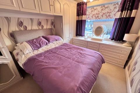 11 Grenobank Road, Grenoside, Sheffield, S35 8NW
