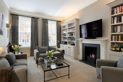 2 bedroom flat for sale - Pont Street, London, SW1X