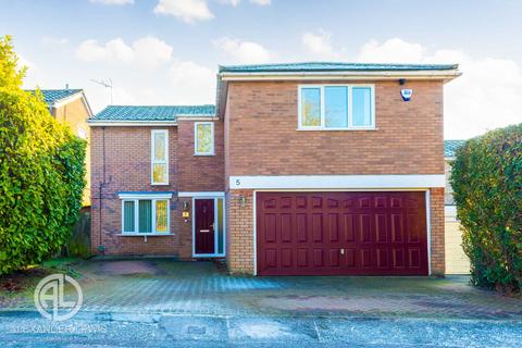 5 Broadcroft, Letchworth Garden City, SG6 3UA