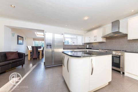 5 Broadcroft, Letchworth Garden City, SG6 3UA