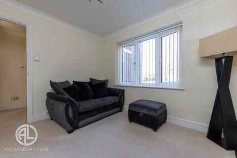 5 Broadcroft, Letchworth Garden City, SG6 3UA