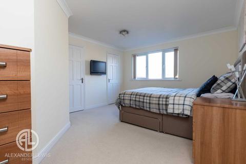 5 Broadcroft, Letchworth Garden City, SG6 3UA