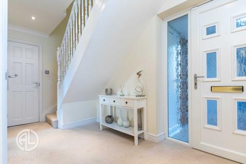 5 Broadcroft, Letchworth Garden City, SG6 3UA