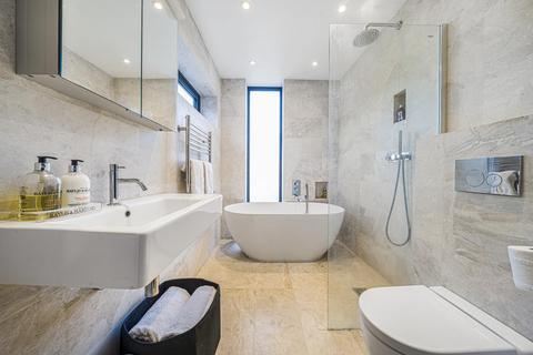 39 Robson Road, London, SE27 9LB