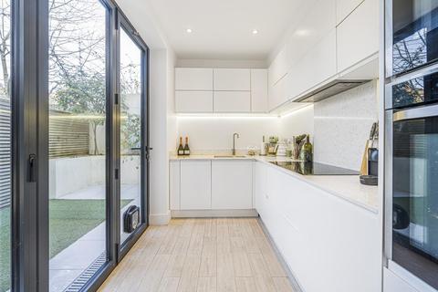 39 Robson Road, London, SE27 9LB