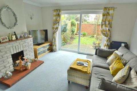 8 Sheppards Field, Wimborne, BH21 1PX