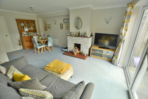 8 Sheppards Field, Wimborne, BH21 1PX