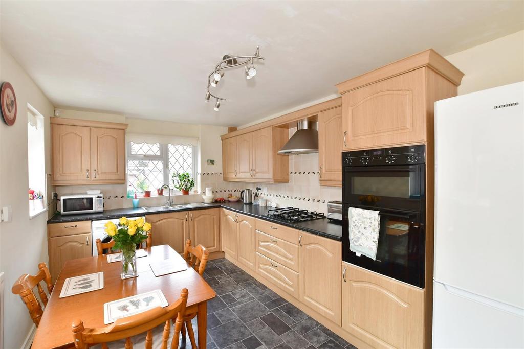 Kitchen/ Dining Room