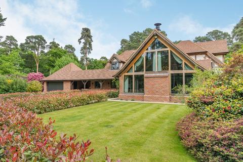 5 bedroom detached house for sale, Stoke Common Road, Fulmer