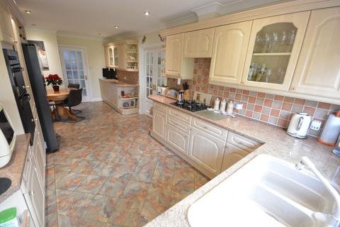 4 bedroom detached house for sale - Fontmell Road, Broadstone BH18