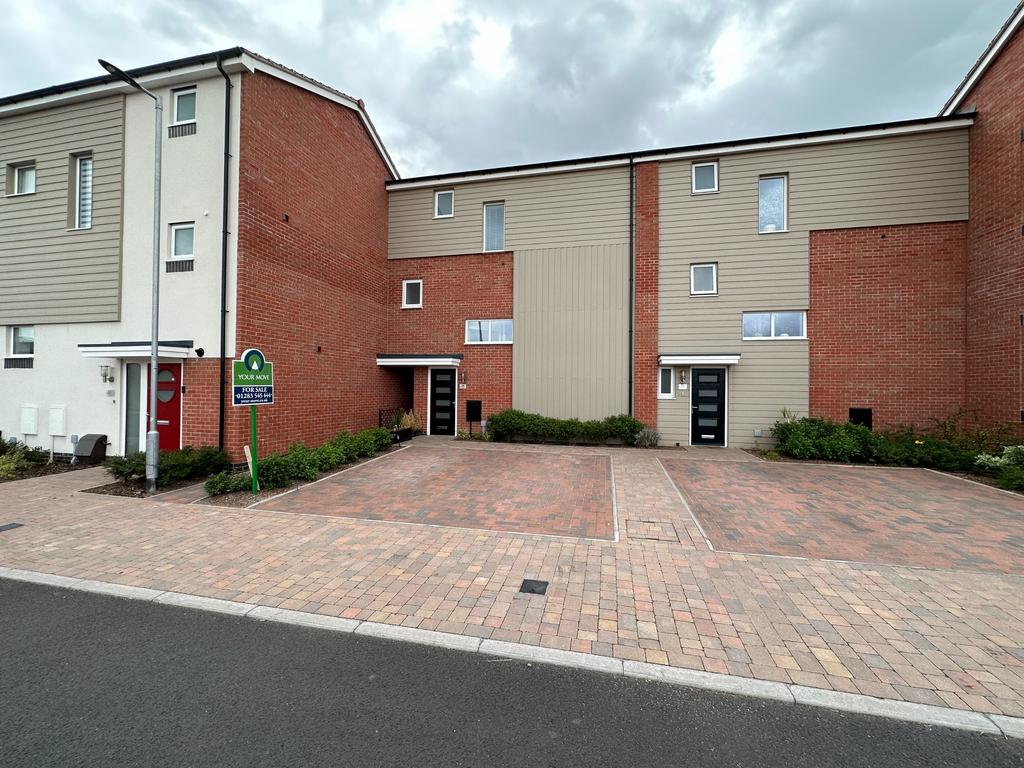 Mayflower Drive, BurtononTrent, DE14 4 bed townhouse for sale £217,500