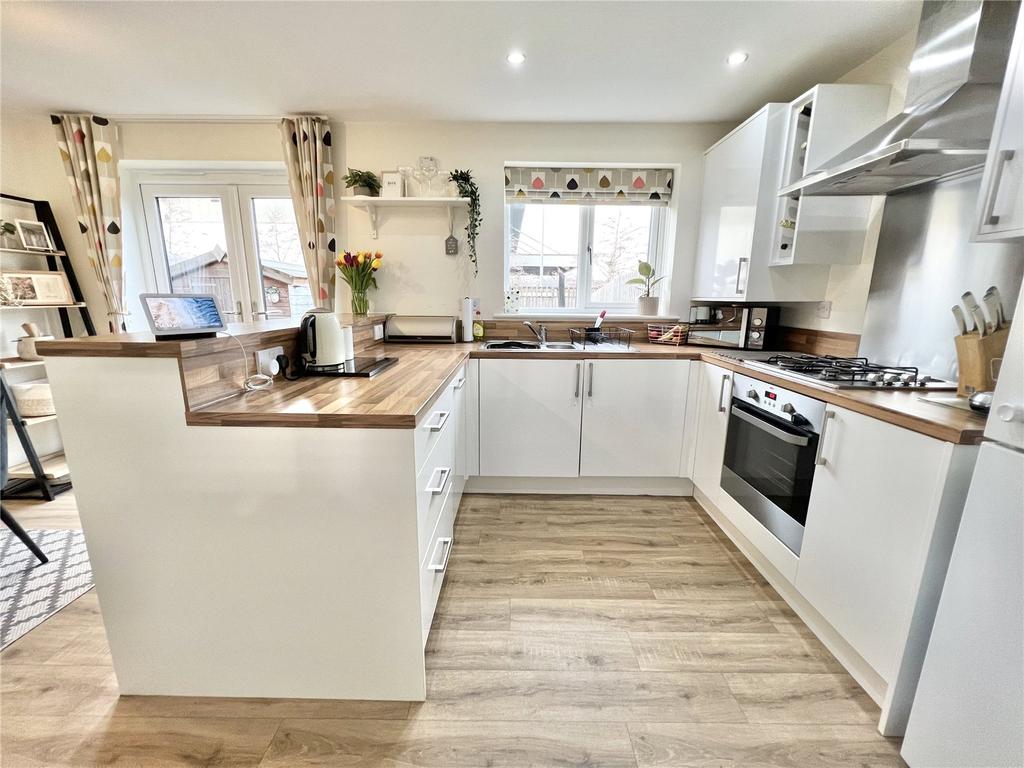 Hawthorn Avenue, Hazel Grove... 3 bed semidetached house £315,000