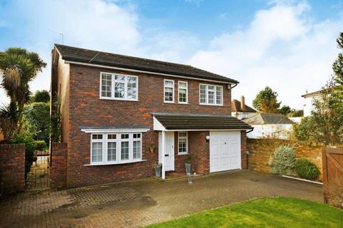 4 bedroom detached house to rent, Bridge Road, Chertsey, Surrey, KT16