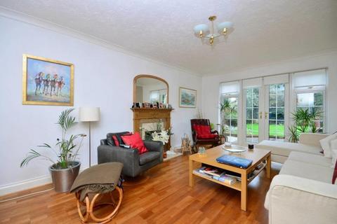 4 bedroom detached house to rent, Bridge Road, Chertsey, Surrey, KT16