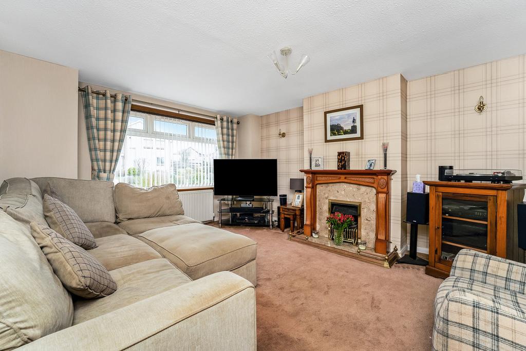 Turnberry Drive, Kirkcaldy, KY2 3 bed detached house £249,500